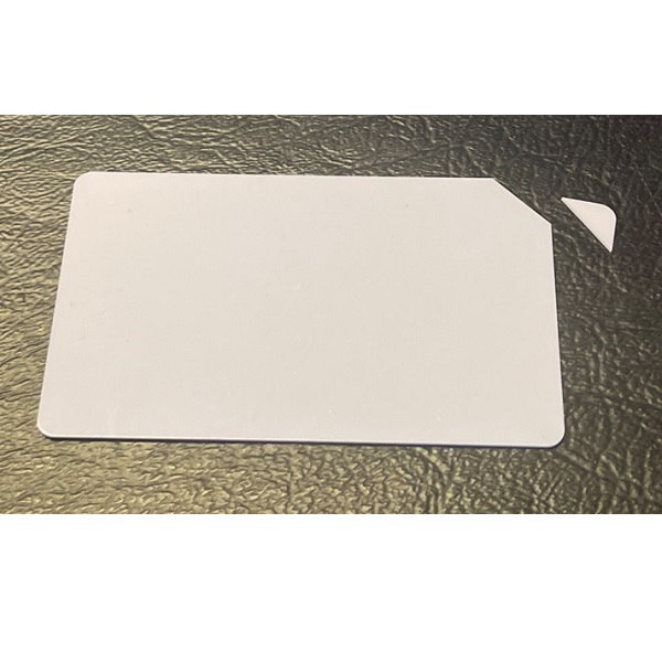 Picture of Blank white card with corner breakaway  - CR80. 70102055